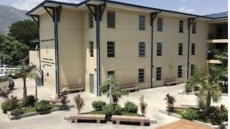 Banditisme: le vent du pillage a ravagé la faculté de médecine et de pharmacie de Port-au-Prince 