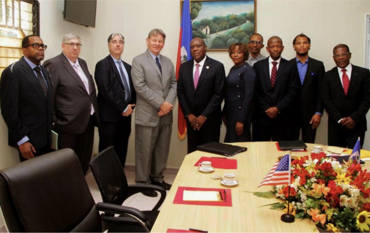 L’ambassadeur américain Dennis B. Hankins en visite au Ministère de l’Agriculture