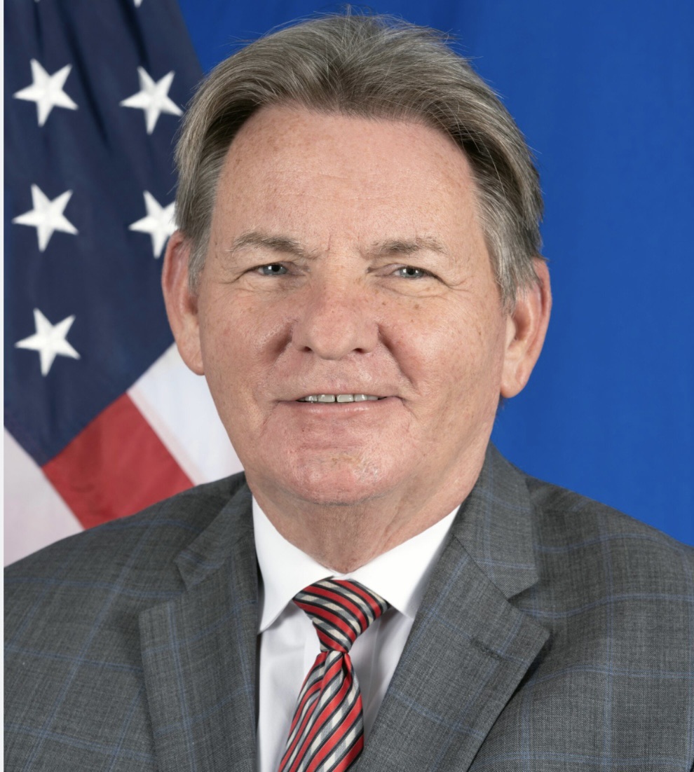 Communication avec les gangs : l’Association Militaire d&rsquo;Haïti demande l’expulsion de l’ambassadeur Denis Hankins&nbsp;