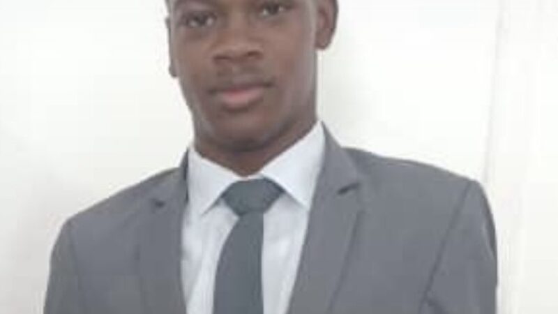 Balle perdue : faux ! archi-faux ! le jeune étudiant a été “ciblé”