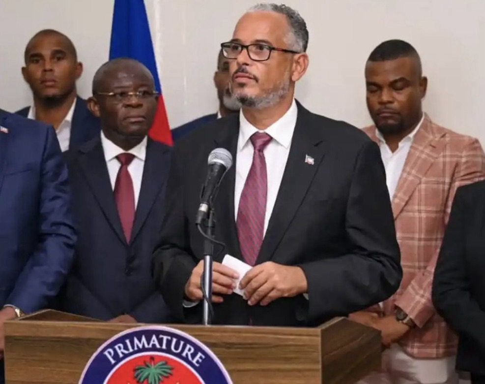 Un gouvernement sans miroir : Il voit la douleur dominicaine, mais pas celle d’Haïti