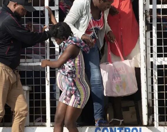 Expulsions brutales d’Haïtiens en République Dominicaine: l’État haïtien dénonce mais n’agit pas