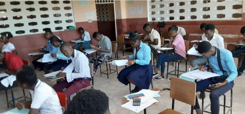 Examens officiels à Carrefour : quand l’État compose sous la protection des gangs armés