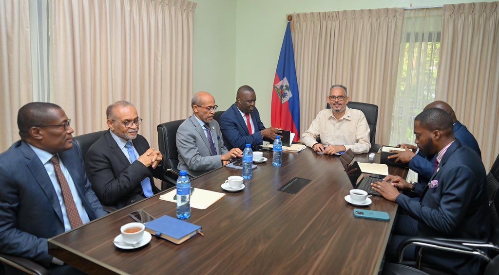 Avant-projet de Constitution : le Barreau de Port-au-Prince hausse le ton, le gouvernement tend la main