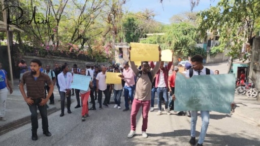 Bras de fer avec le MENFP: les étudiants de l’École Normale Supérieure annoncent une grève d’une semaine