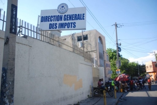 DGI : chaque employé, un “multi services” en poche, symptôme d’un État en dérive