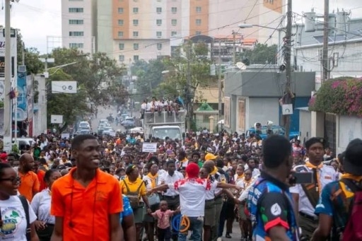 Une jeunesse reconnectée : des centaines de jeunes adventistes investissent les rues de Port-au-Prince et Pétion-Ville