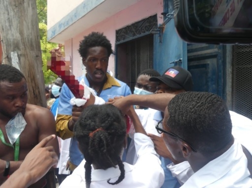 Manifestation pour la réouverture de l’Hôpital général : un étudiant blessé par balle