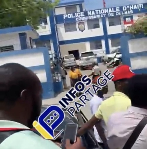 Tensions à Delmas 33 : des policiers manifestent pour exiger la libération de leurs frères d’armes interpellés