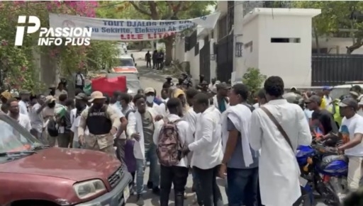Réouverture de l’hôpital général : des gaz lacrymogènes pour répondre aux revendications des étudiants en médecine