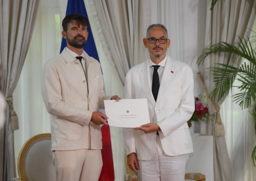 Alix Didier Fils-Aimé reçoit les lettres de créance du nouvel ambassadeur de France en Haïti